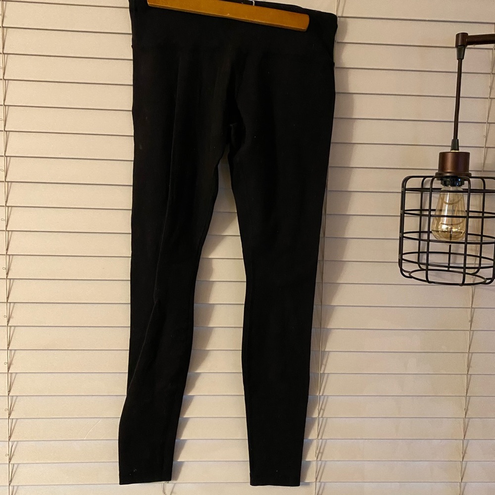 Size 8 Lululemon Wunder Under legging black